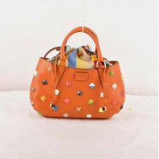Чанта Fendi B Fab от кожа Ferrari в оранжево с многоцветни бижута и средна дръжка отгоре Чанта Fendi B Fab от кожа Ferrari в оранжево с многоцветни бижута и средна дръжка отгоре