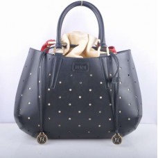 Чанта Fendi B Fab от черна кожа с перфорация, голяма, с горна дръжка Чанта Fendi B Fab от черна кожа с перфорация, голяма, с горна дръжка