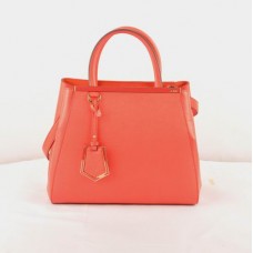 Малка кожена чанта Fendi 2jours с червени кръстови вени Малка кожена чанта Fendi 2jours с червени кръстови вени