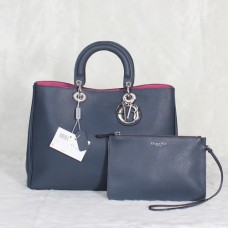 Чанта Dior Diorissimo Jumbo, сапфирено синя, внесена от кожа личи (сребрист обков) 602 Чанта Dior Diorissimo Jumbo, сапфирено синя, внесена от кожа личи (сребрист обков) 602