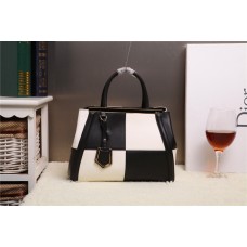 Чанта от телешка кожа Fendi 2Jours в многоцветно черно/бяло F168