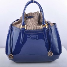 Голяма чанта с горна дръжка от лачена кожа Fendi B Fab Sapphire Blue Голяма чанта с горна дръжка от лачена кожа Fendi B Fab Sapphire Blue