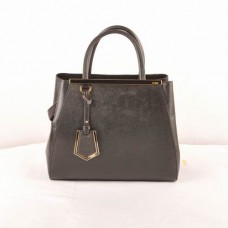 Малка чанта от кожа Fendi 2jours с черна кръстосана вена Малка чанта от кожа Fendi 2jours с черна кръстосана вена