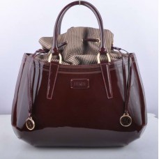 Голяма чанта с горна дръжка от тъмночервена лачена кожа Fendi B Fab Голяма чанта с горна дръжка от тъмночервена лачена кожа Fendi B Fab