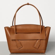 Чанта Bottega Veneta Arco 48 от дърво, френска телешка кожа Чанта Bottega Veneta Arco 48 от дърво, френска телешка кожа