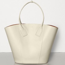 Чанта тип кошница Bottega Veneta Medium от бяла телешка кожа