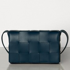 Чанта Bottega Veneta Cassette от тъмносиня агнешка кожа