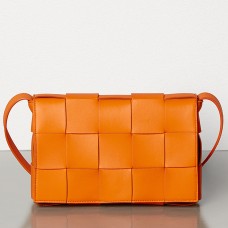 Чанта за касети Bottega Veneta от оранжева агнешка кожа