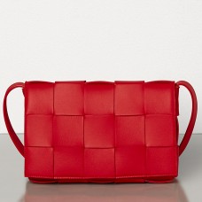 Чанта Bottega Veneta Cassette от червена агнешка кожа