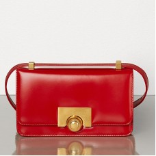 Класическа чанта Bottega Veneta Mini BV от червена телешка кожа Класическа чанта Bottega Veneta Mini BV от червена телешка кожа
