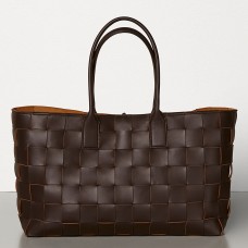 Bottega Veneta Medium Tote в тъмнокафяво Maxi Weave