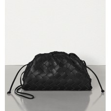 Bottega Veneta The Pouch 20 Clutch от черна агнешка кожа Intrecciato
