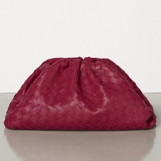 Bottega Veneta The Pouch Clutch от кожа Amaranto Intrecciato