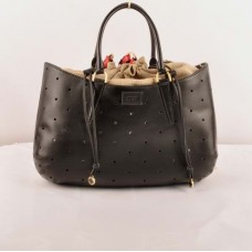 Чанта Fendi B Fab от естествена кожа Ferrari, черна, перфорирана, голяма, с горна дръжка Чанта Fendi B Fab от естествена кожа Ferrari, черна, перфорирана, голяма, с горна дръжка