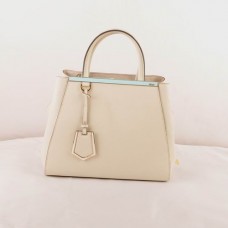 Малка кожена чанта Fendi 2jours с бежови кръстосани вени Малка кожена чанта Fendi 2jours с бежови кръстосани вени