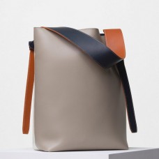 Малка чанта Celine Twisted Cabas от кварцова/естествена телешка кожа Малка чанта Celine Twisted Cabas от кварцова/естествена телешка кожа