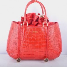 Голяма чанта с горна дръжка от червена кожа с крокодилски вени Fendi B Fab Голяма чанта с горна дръжка от червена кожа с крокодилски вени Fendi B Fab