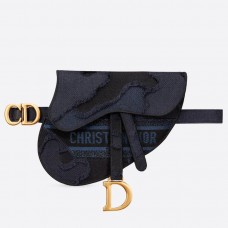 Чанта за колан Dior Saddle Pouch в синьо камуфлажно платно