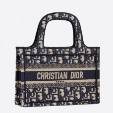 Чанта Dior Mini Book Tote от син наклонен плат Чанта Dior Mini Book Tote от син наклонен плат