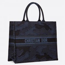 Чанта Dior Book Tote в синьо камуфлажно бродирано платно