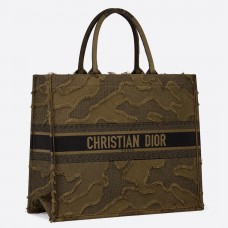 Чанта Dior Book Tote от зелен камуфлажен бродиран плат