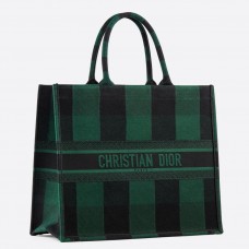 Чанта Dior Book Tote в зелено/черно каре с бродиран плат