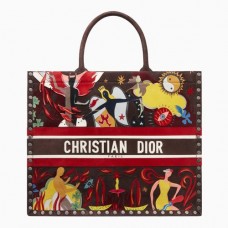 Чанта за книги Dior в многоцветен огнен елемент, ръчно рисувана Чанта за книги Dior в многоцветен огнен елемент, ръчно рисувана