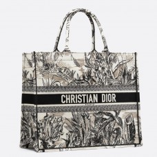 Чанта Dior Book Tote с мотив Carnivora Toile de Jouy