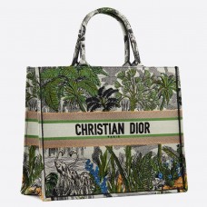 Чанта Dior Book Tote в зелено Toile De Jouy Tropicalia