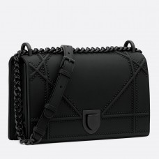 Чанта Dior Studded Diorama Ultra Matt So Black Чанта Dior Studded Diorama Ultra Matt So Black