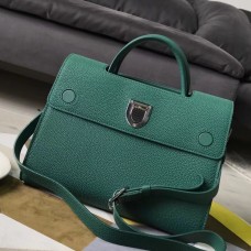 Чанта Dior Diorever от зелена телешка кожа