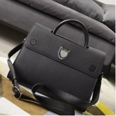 Чанта Dior Diorever от черна телешка кожа
