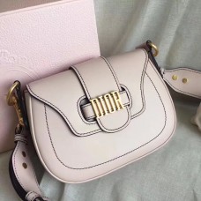 Чанта за сядане Dior D-Fence от телешка кожа в цвят слонова кост