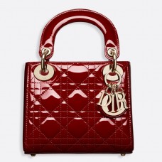 Мини чанта Dior с верижка в червено от патент Dior Мини чанта Dior с верижка в червено от патент Dior