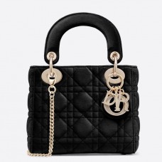 Мини чанта Dior от черно кадифе с верижка Мини чанта Dior от черно кадифе с верижка