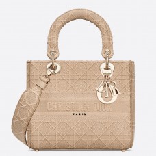Чанта Dior Medium Lady D-Lite в бежово бродирано платно Чанта Dior Medium Lady D-Lite в бежово бродирано платно