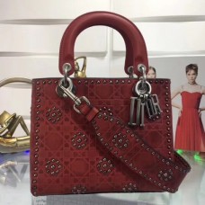 Дамска чанта Dior Medium Dior от червена телешка кожа с шипове Дамска чанта Dior Medium Dior от червена телешка кожа с шипове