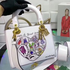 Дамска чанта Dior Medium Dior с принт на сърце от Ники де Сен Фал Дамска чанта Dior Medium Dior с принт на сърце от Ники де Сен Фал