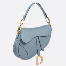 Чанта Dior Saddle от небесносиня телешка кожа с текстура на зърнеста текстура