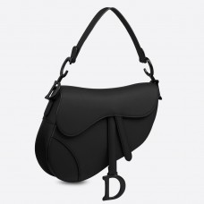 Чанта Dior Saddle от черна ултра матова кожа Чанта Dior Saddle от черна ултра матова кожа