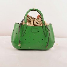 Чанта Fendi B Fab Ferrari от естествена кожа с перфорирана средна дръжка Чанта Fendi B Fab Ferrari от естествена кожа с перфорирана средна дръжка