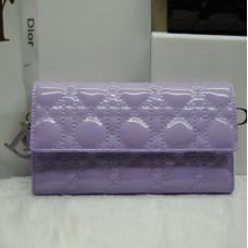 Портфейл Dior CD086 с цвят лавандула от лакирана кожа Портфейл Dior CD086 с цвят лавандула от лакирана кожа